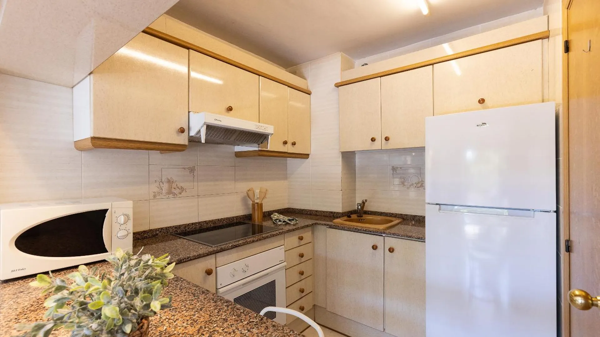 Uhc Txingudi Apartments Cambrils