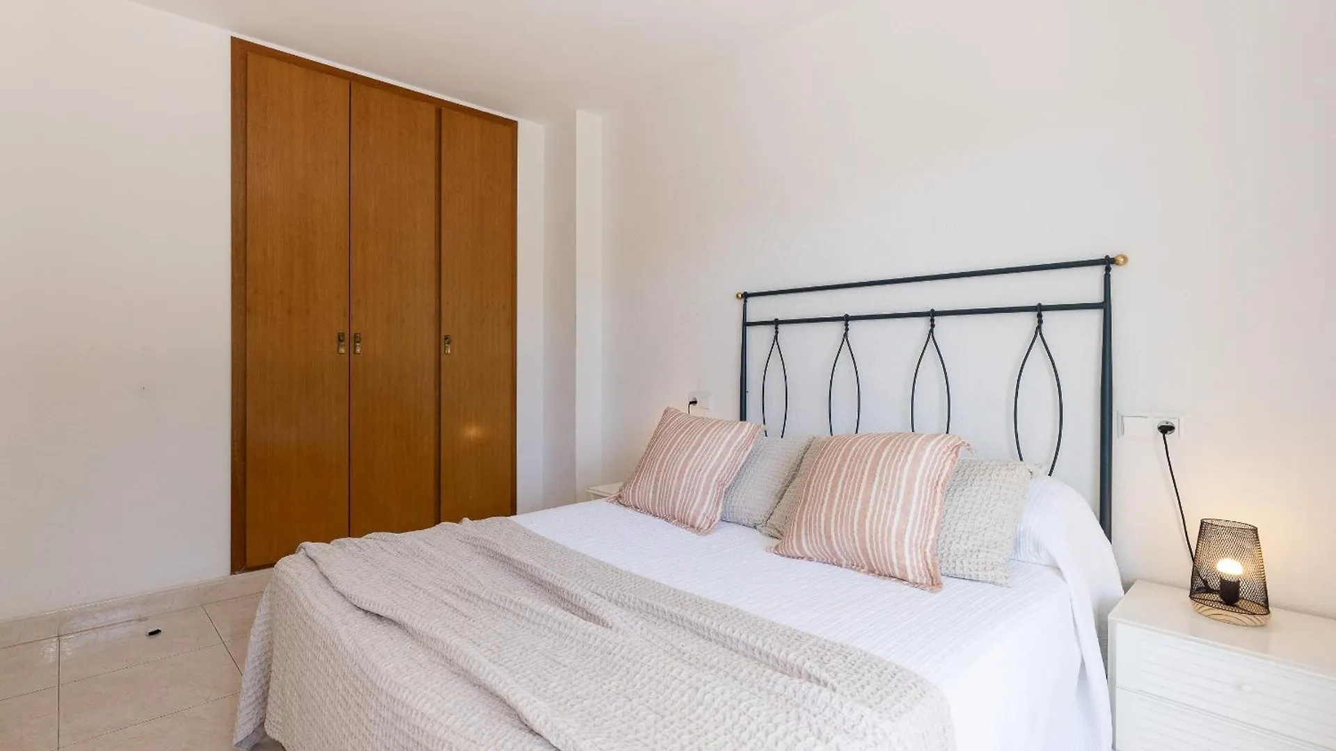Uhc Txingudi Apartments Cambrils 0*,  Spain